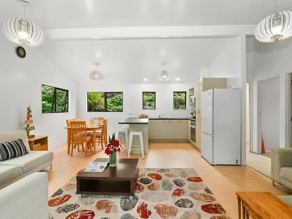Ponga Forest Ferienhaus